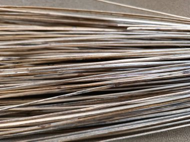 Hindistan cevizi yapraklarıyla yapılan geleneksel süpürgenin ayrıntıları