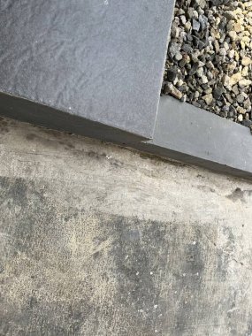 Kaya yüzeyinin çakıl ve vitrin ile yakın görüntüsü