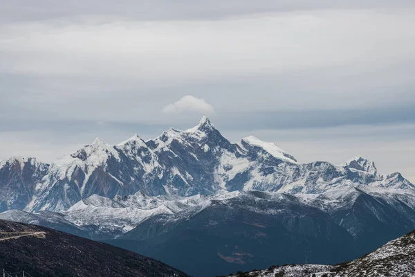 Dağların güzel manzarası