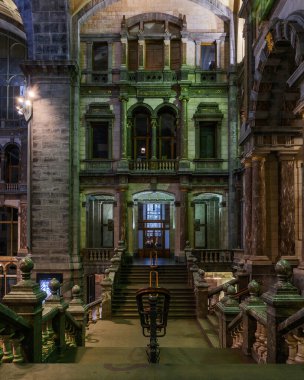 Antwerpen-Centraal tren istasyonu