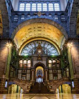 Antwerpen-Centraal tren istasyonu