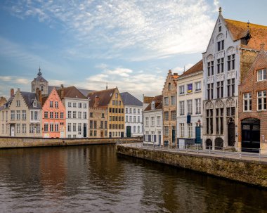 Eski şehir Bruges, Belçika 'nın kanalı manzaralı.