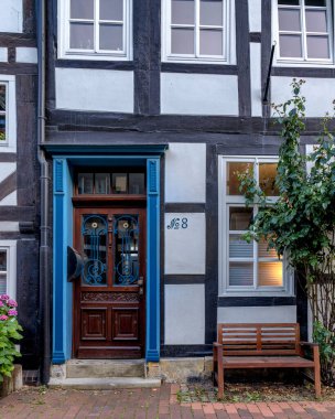 Hameln, Aşağı Saksonya, Almanya 'da yarı ağaçlı bir ev.