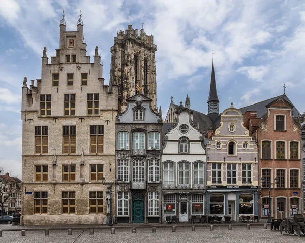 벨기에 메헬렌의 역사적인 건물과 — 스톡 사진