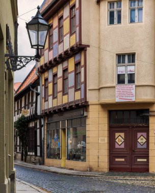 Quedlinburg, Saksonya-Anhalt, Almanya 'da tipik yarı keresteli Alman evleri