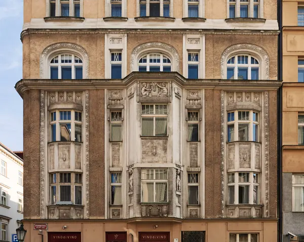 Tarihsel merkez Prag, Czech cumhuriyeti yazın