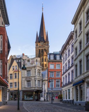 Eski Aachen, NRW, Almanya 'nın sokak manzarası