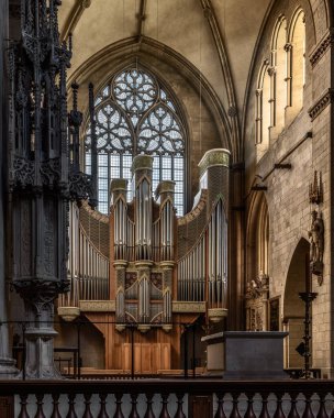 Munster Katedrali 'nin güzel iç dekorasyonu, NRW, Almanya