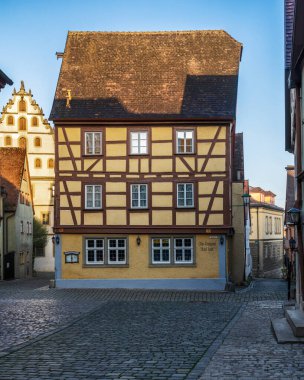 Eski Rothenburg ob der Tauber, Bavyera, Almanya 'daki güzel eski renkli binalar