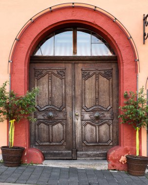 Rothenburg ob der Tauber şehrindeki eski binalara inanılmaz bir cephe.