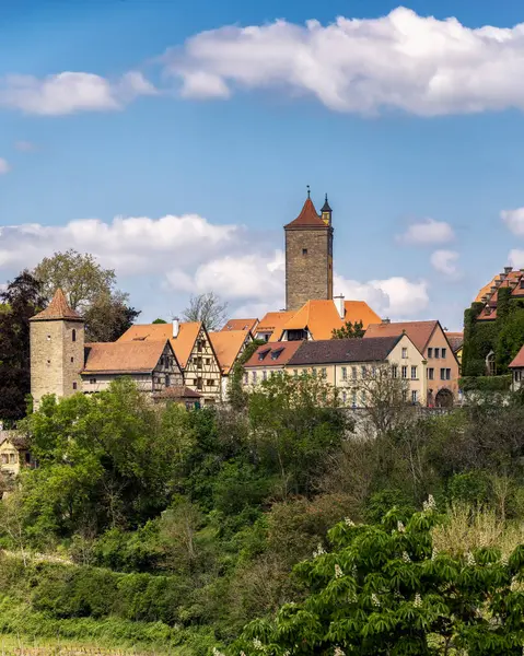 Güzel ve büyülü ortaçağ kasabası Rothenburg ob der Tauber