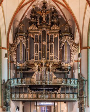 Lneburg, Aşağı Saksonya, Almanya 'daki St. Johannis kilisesinin içi.
