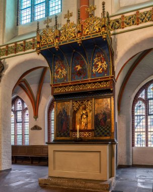 Lneburg, Aşağı Saksonya, Almanya 'daki St. Johannis kilisesinin içi.