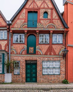 Lneburg şehri ve renkli yarı keresteli evleri.