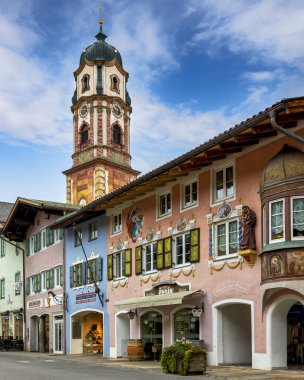 Bavyera 'daki güzel eski Mittenwald kasabası, Gerrmany