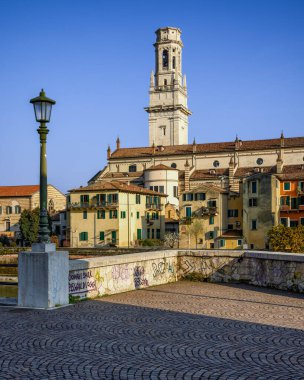 Aşk şehrinin romantik eski şehir merkezi, Juliet ve Romeo 'nun doğduğu yer, güzel İtalya' nın mücevheri, Verona, Lombardy 'de.