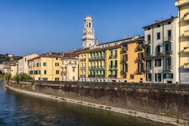 Aşk şehrinin romantik eski şehir merkezi Verona, Lombardy, İtalya.
