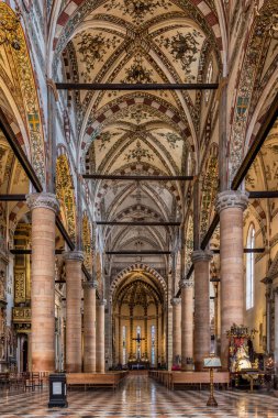 Doumo di Verona 'nın inanılmaz mimarisi, içinde ve dışında, bir rüya gerçek oldu. Lombardia, İtalya