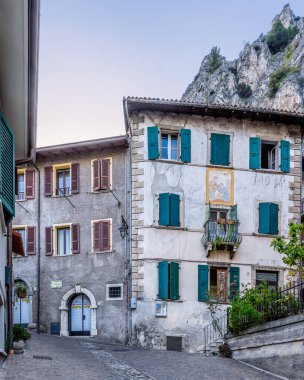 İtalya 'da Limon Konsolosu Garda' nın Garda Gölü manzarası çok güzeldir..
