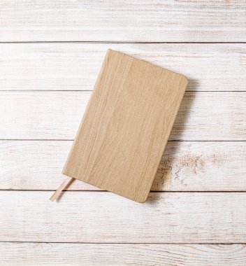 Tahta masadaki defter, klasik resim tonu, metin veya düzen eklemeye hazır, stok fotoğrafı