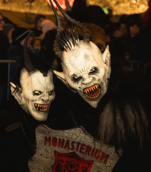 Villach オーストリア 2022年12月2日 伝統的な クランプスラウフ 悪魔のパレード マスク クランプス — ストック写真