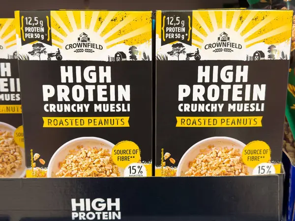 Kızarmış fıstıklı yüksek proteinli müsli. Lifli..