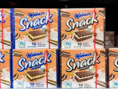 Özel atıştırmalık mini süt fındıklı gofret paketleme görüntüsü.