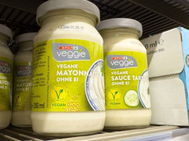 Vejetaryen mayonezi ve tartar sosu..