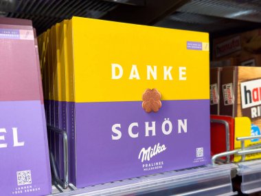 Milka danke schon pralines mağaza rafında sergileniyor