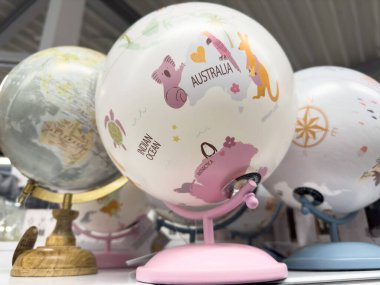 Avustralya illüstrasyon temalı renkli çocuk küresi.