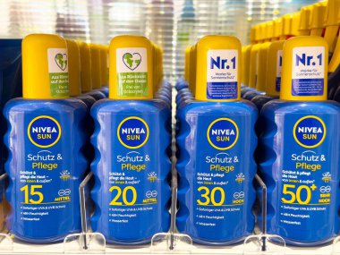 Su geçirmez özellikleri olan çeşitli zenci spa şişeleri..