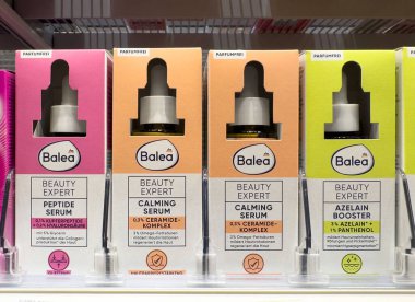 Balea güzellik uzmanı serumları: peptid, seramid, azelain güçlendirici.