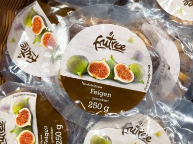 Paketlenmiş kurutulmuş incir 250 gram, el yapımı Alman etiketli meyveli..