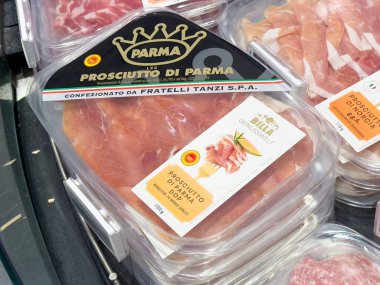 İtalyan prosciutto di parma, markette sergilenen siyah etiketli jambon paketlerini tedavi etti..