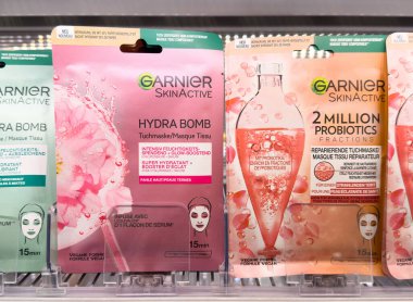 Garnier Skinactive yüz maskeleri saklanıyor. Hidra bombası ve probiyotik maskeler..