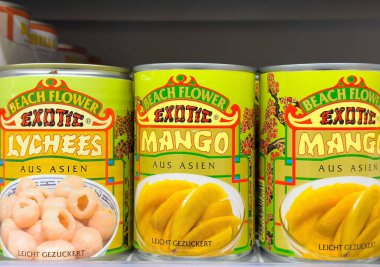 Konserve liçi ve mango dilimleri Asya 'dan canlı paketlenmiş..
