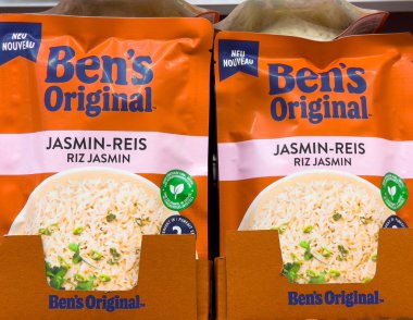 Ben 'in orijinal yasemin reis ambalajı markette rafta duruyordu..