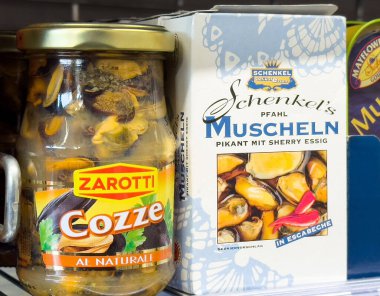 Kavanoz ve midye ambalajlarında mutfak tutkunları ve sağlıklı beslenme konsepti için gurme deniz ürünleri sergileniyor.