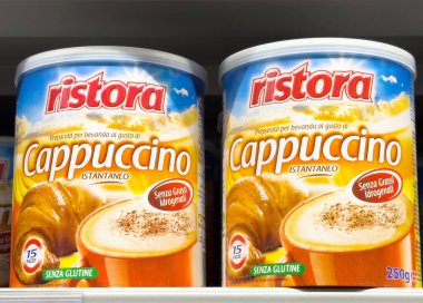 Ristora Cappuccino Hazır Kahve Lezzetli Kremalı İçecekler Ev veya Ofis Keyfi ve Kahve Sevenler Sağlıklı Yaşam Tarzı Konsepti İçin Mükemmel