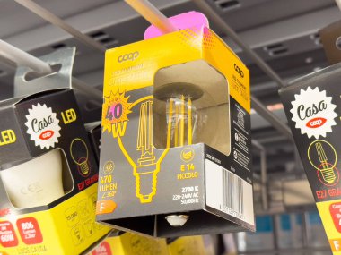 Işıklandırma bölümünde enerji tasarruflu ampul görüntüsü.