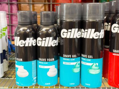 Gillette raflarda köpük ve jöle traş et..