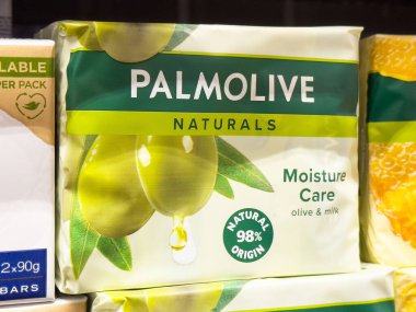 Palmolive naturals, zeytin ve süt özlü nemli sabun ambalajı.