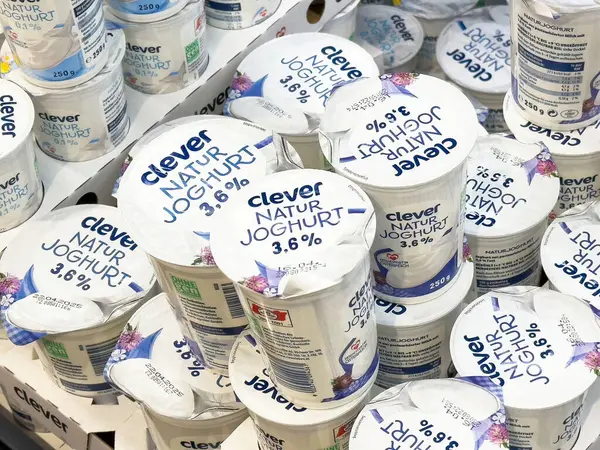 Paketlemede% 3,6 yağ oranına sahip akıllı natur jogurt çeşitleri.