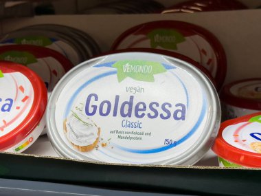 Vegan goldessa klasiği süpermarket vitrininde yayıldı.
