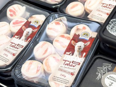 Pastırma ambalajlı ambalajlı keçi peyniri..