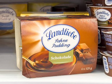 Landliebe çikolatalı puding paketi rafta..