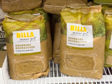 Rafta Billa demerara rohrzucker ambalaj görüntüsü.