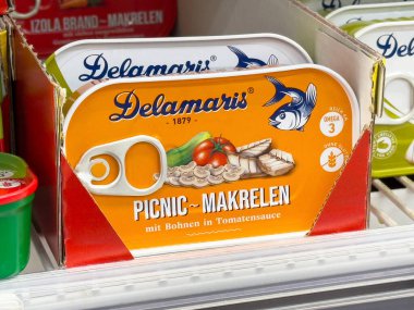 Fasulye ve domates soslu Delamaris pikniği..