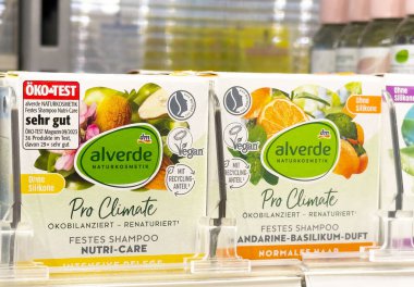 Alverde sağlam şampuan gösterisi - çevre dostu vegan saç bakım seçenekleri.