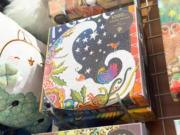 1000 parçalık renkli yapboz kaprisli tasarım ve gece gökyüzü.